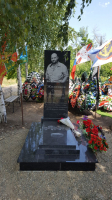 Памятник из карельского гранита