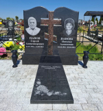 Памятник крест